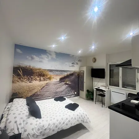 Le Peronne-3 アパート *